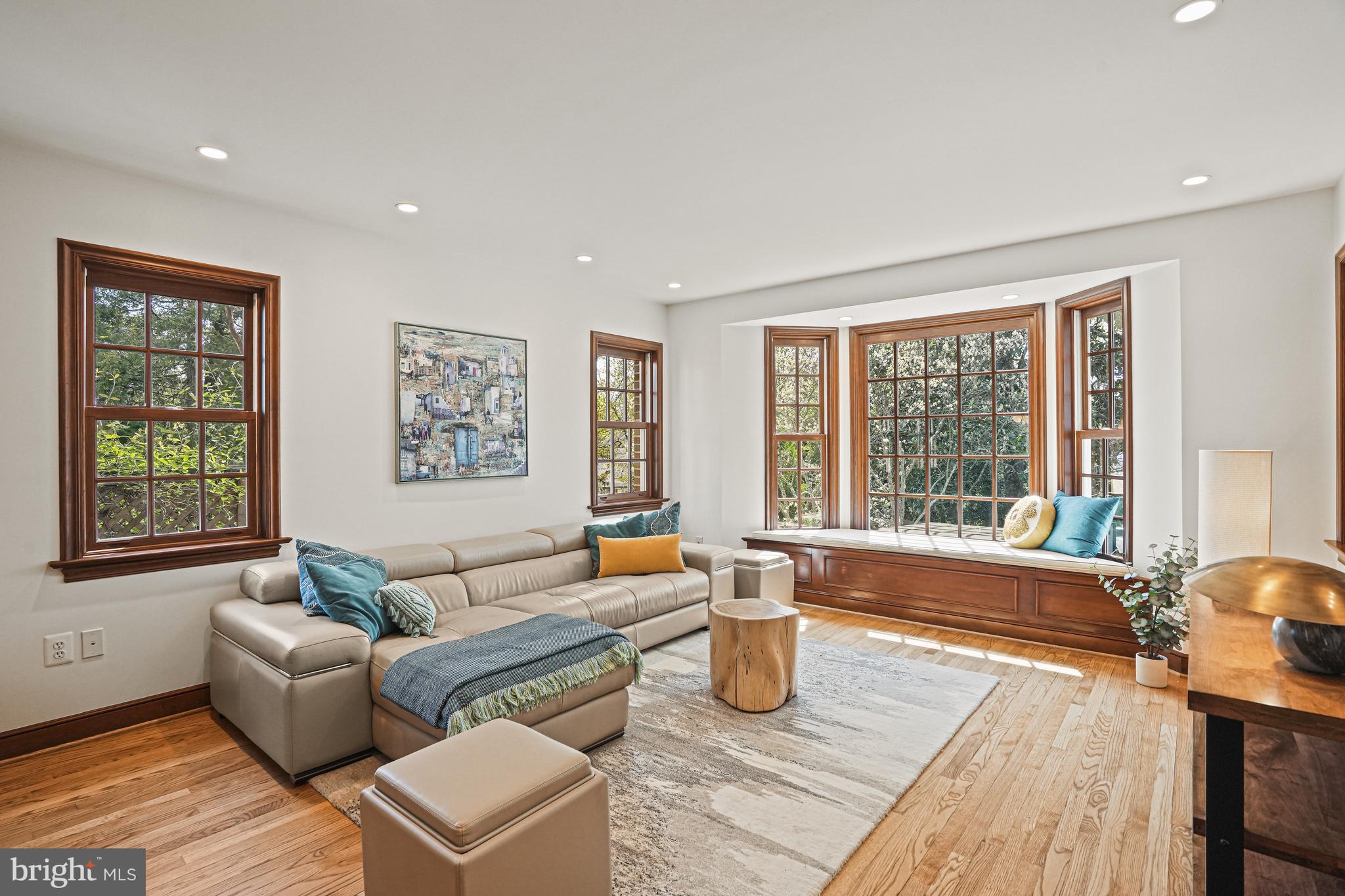 4914 Albemarle Street Northwest Washington, DC 20016 - Photo 6 of 49