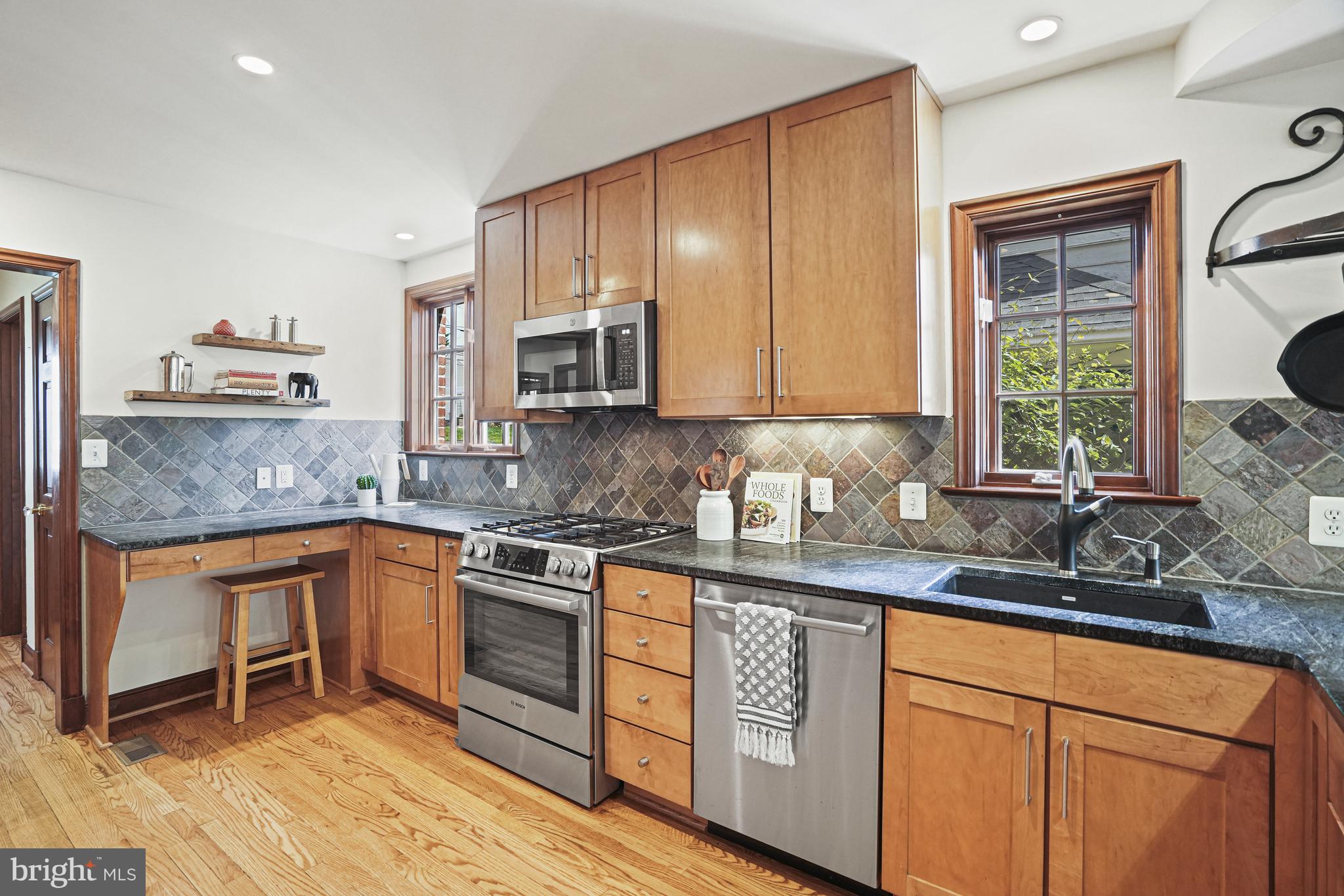 4914 Albemarle Street Northwest Washington, DC 20016 - Photo 8 of 49