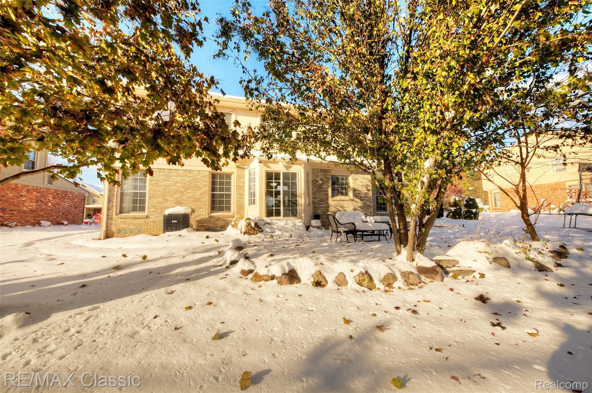 1014 Pointe Pl Boulevard Rochester, MI 48307 - Photo 5 of 80 930A3060_1_2.jpg