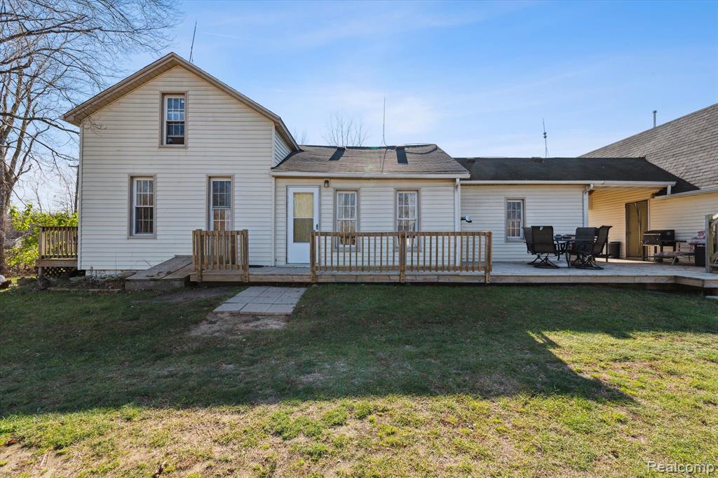 23740 Carleton West Road Belleville, MI 48111 - Photo 4 of 43