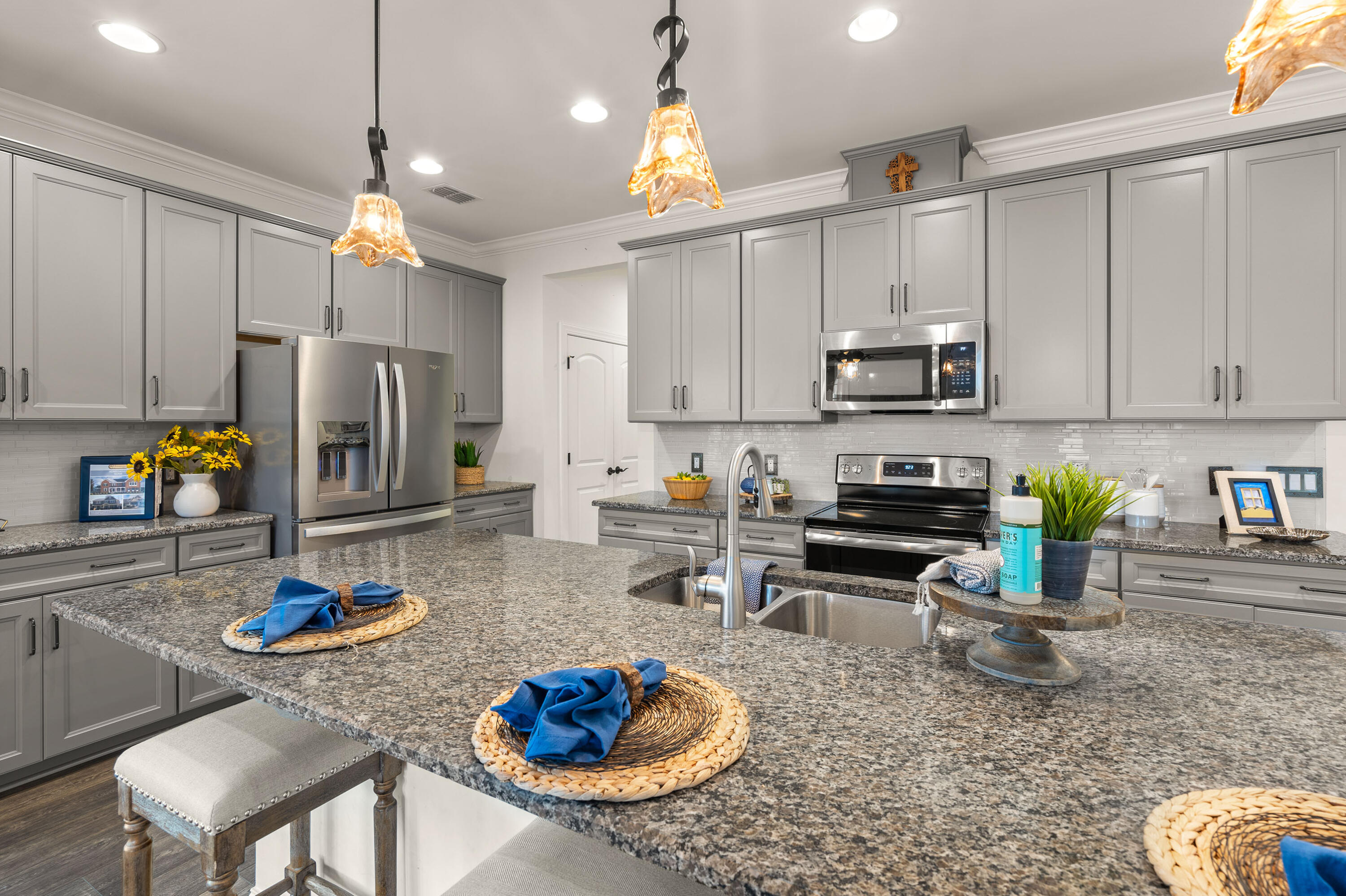 629 Beach Way Summerville, SC 29486 - Photo 8 of 30 10