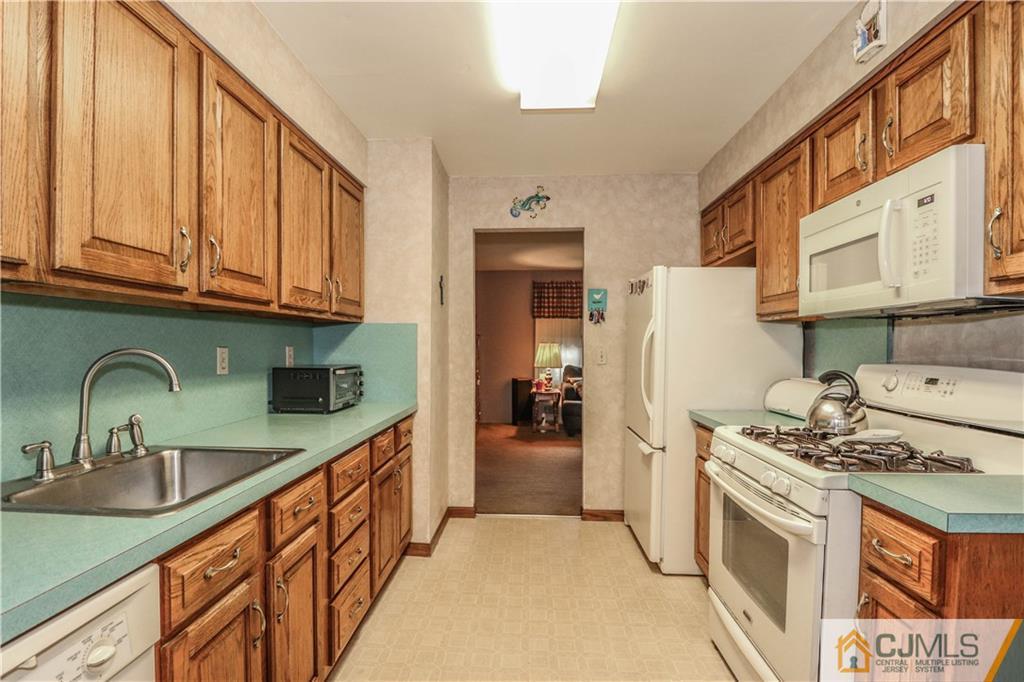 167 Winding Road Iselin, NJ 08830 - Photo 12 of 25 Gallery Image 12