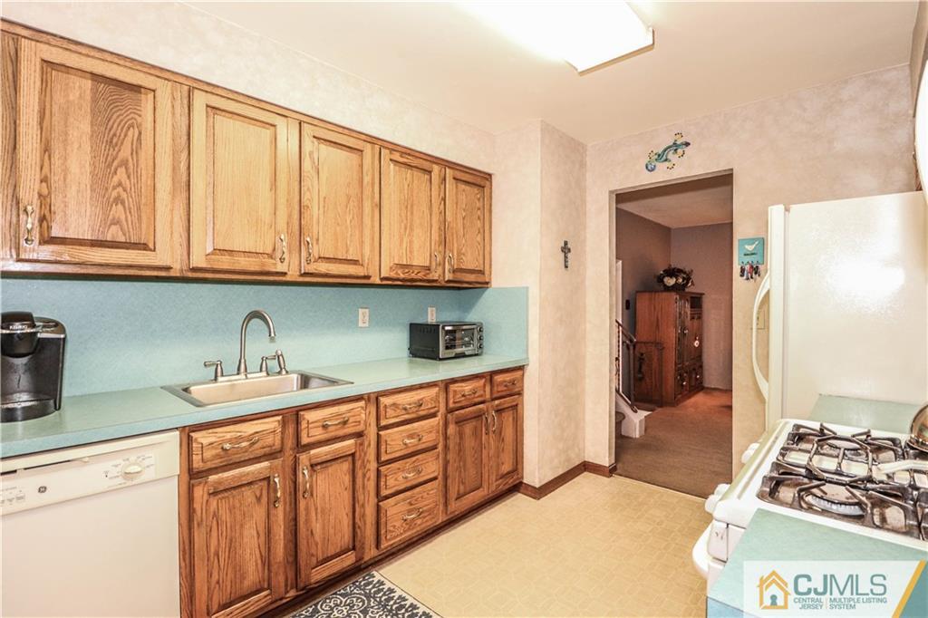 167 Winding Road Iselin, NJ 08830 - Photo 13 of 25 Gallery Image 13
