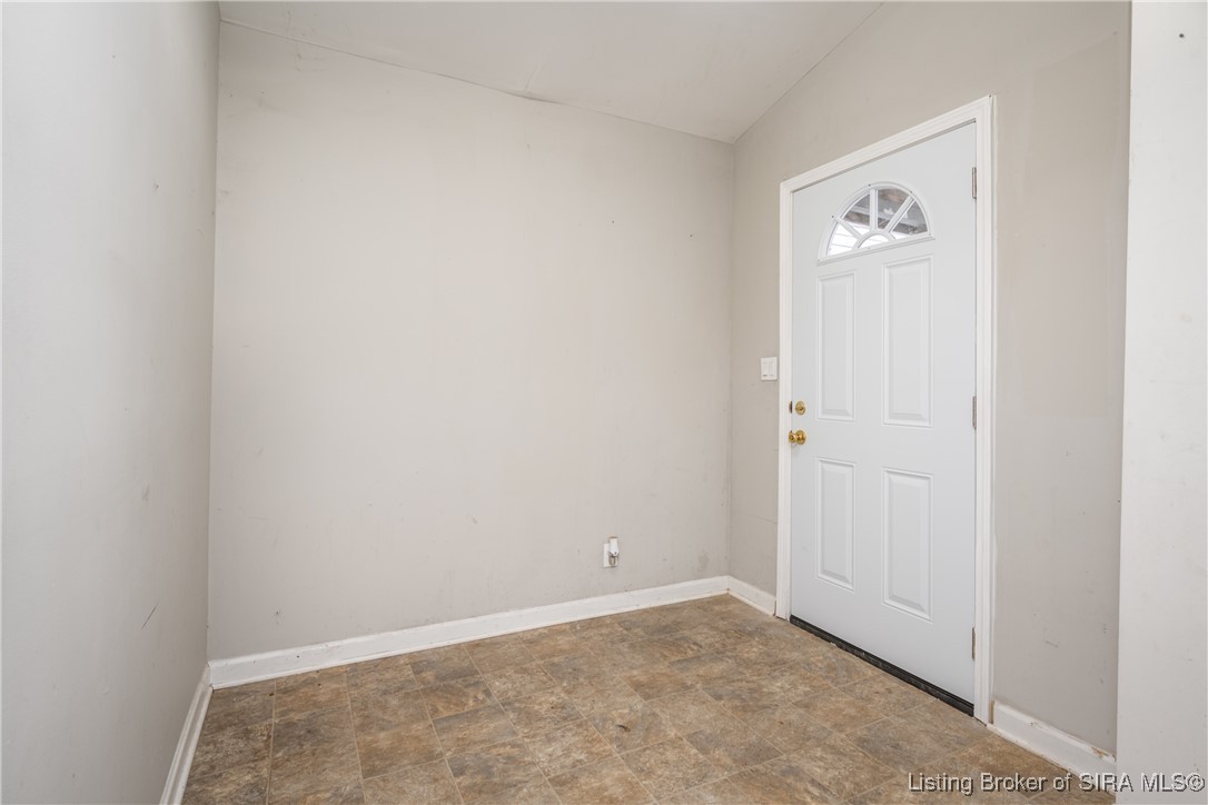 1512 Locust Street New Albany, IN 47150 - Photo 6 of 27