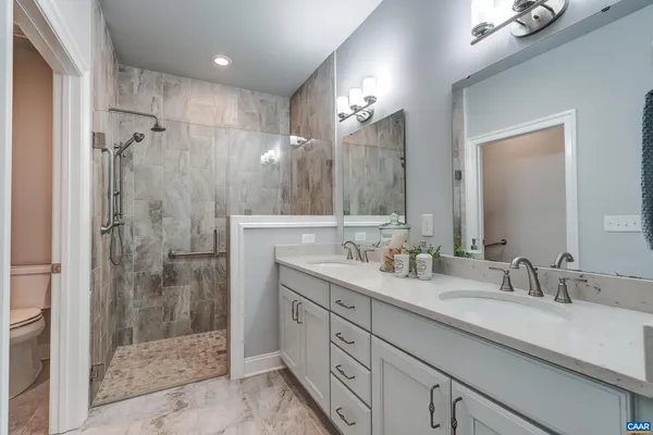 a view of walk in closet