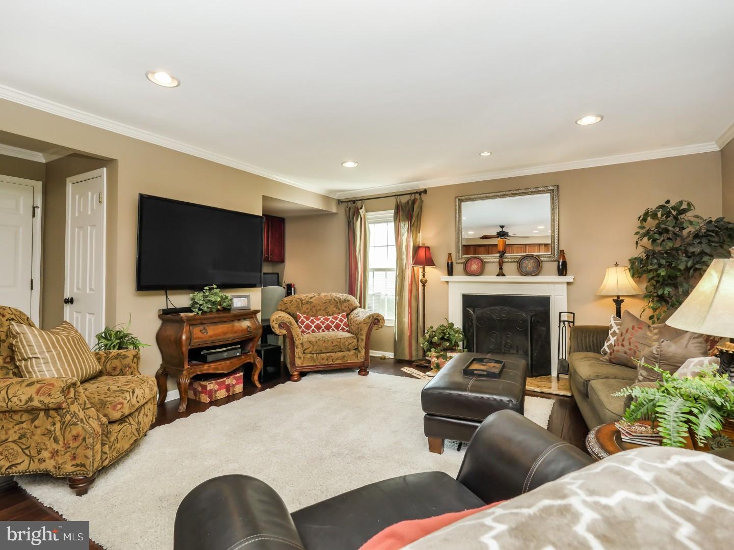 1237 Fountain Road Newtown, PA 18940 - Photo 4 of 25 Family Room