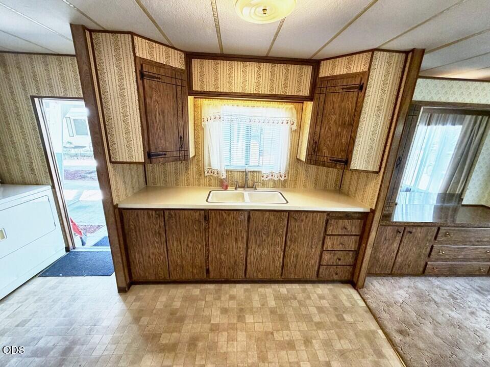 2252 Table Rock Road, Unit SPC 57 Medford, OR 97501 - Photo 5 of 25 Gallery Image 5
