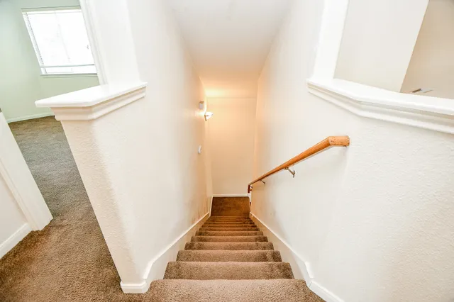 $1,960 | 1905 Creek Run Drive, Pearland, TX 77584