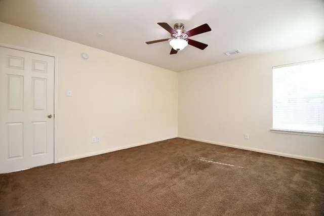 $1,960 | 1905 Creek Run Drive, Pearland, TX 77584