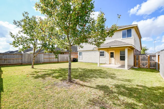 $1,960 | 1905 Creek Run Drive, Pearland, TX 77584
