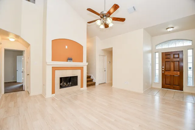 $1,960 | 1905 Creek Run Drive, Pearland, TX 77584