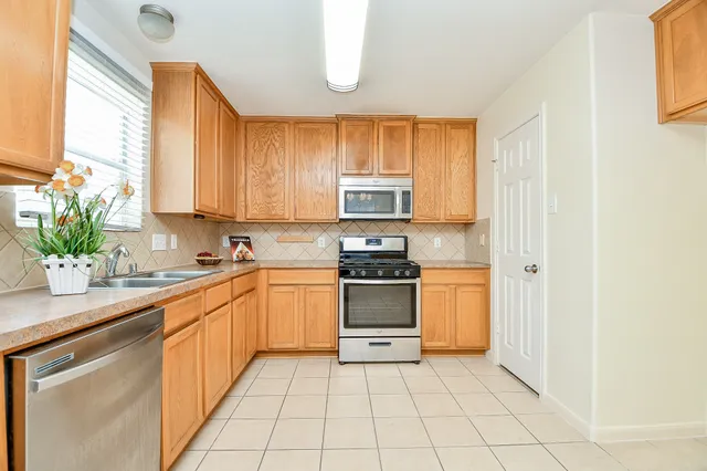 $1,960 | 1905 Creek Run Drive, Pearland, TX 77584