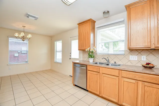 $1,960 | 1905 Creek Run Drive, Pearland, TX 77584