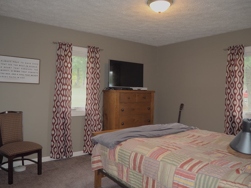 2138 Snow Hill Road Galax, VA 24333 - Photo 9 of 36 Gallery Image 9