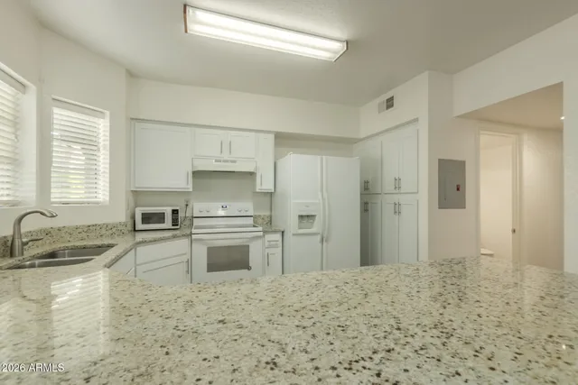 $1,695 | 1446 East Grovers Avenue, Unit 17, Phoenix, AZ 85022