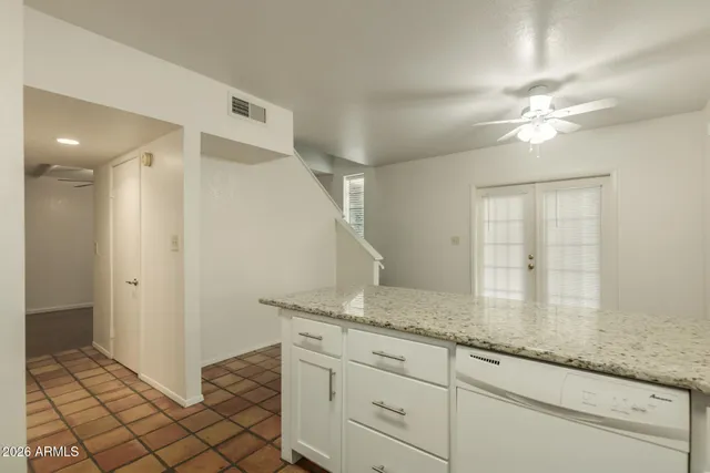 $1,695 | 1446 East Grovers Avenue, Unit 17, Phoenix, AZ 85022