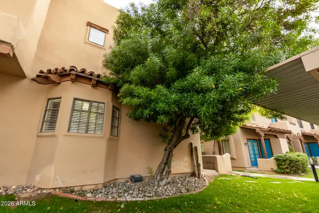 $1,695 | 1446 East Grovers Avenue, Unit 17, Phoenix, AZ 85022