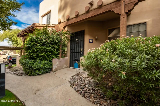 $1,695 | 1446 East Grovers Avenue, Unit 17, Phoenix, AZ 85022