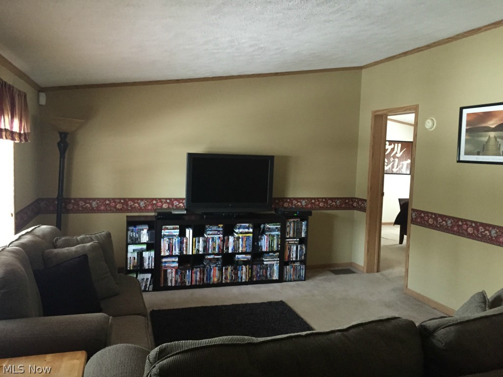 8763 Warwick Road Southeast Warren, OH 44484 - Photo 2 of 21