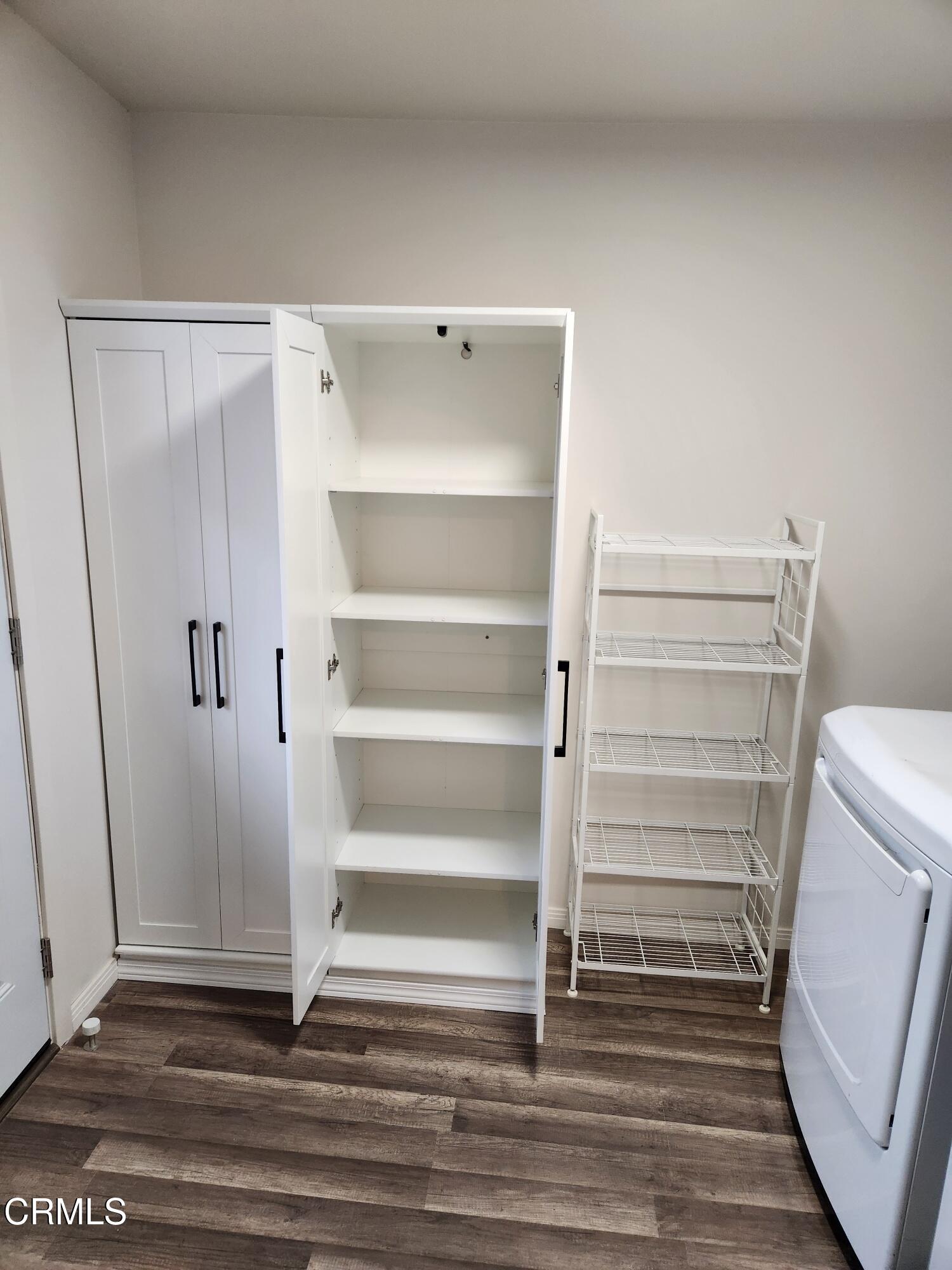 10031 Marcus Avenue Tujunga, CA 91042 - Photo 7 of 27 Laundry Cabinets