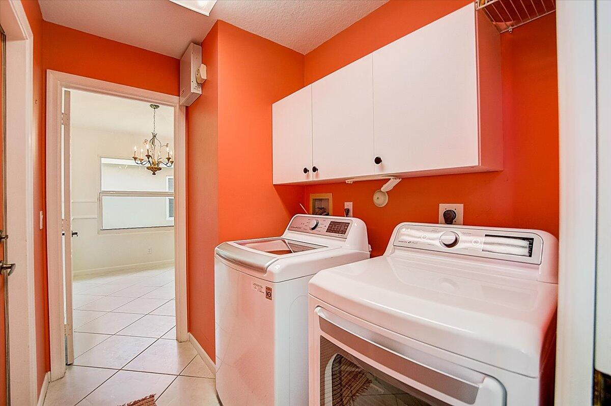 6581 Sun River Road Boynton Beach, FL 33437 - Photo 16 of 56 laundry