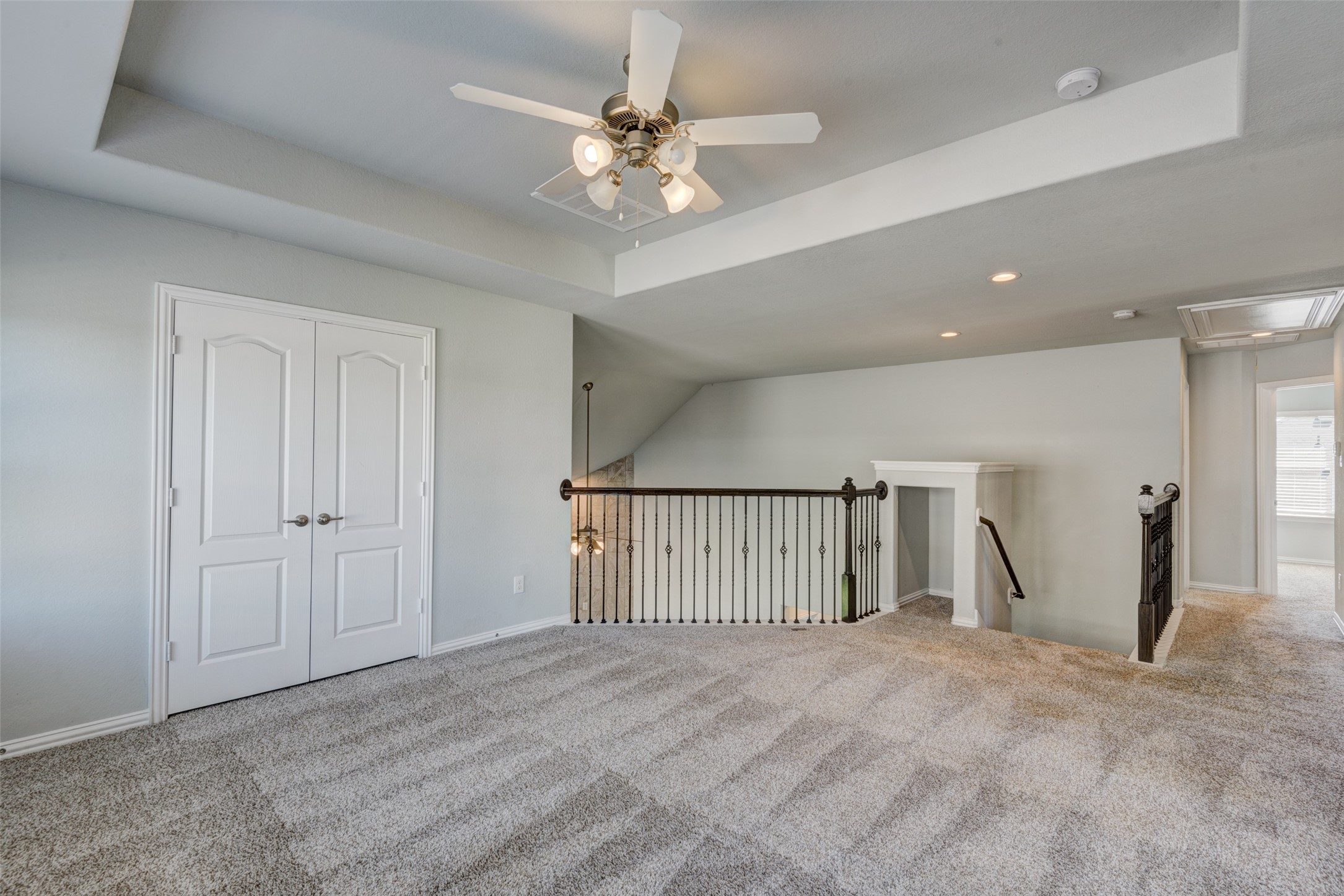 23421 Vineyard Drive Alvin, TX 77511 - Photo 22 of 32 a view of a livingroom with a ceiling fan and window