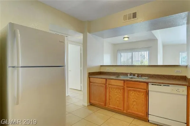 $1,395 | 6650 West Warm Springs Road, Unit 2120, Las Vegas, NV 89118