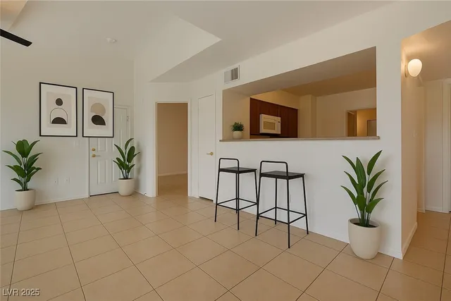 $1,395 | 6650 West Warm Springs Road, Unit 2120, Las Vegas, NV 89118