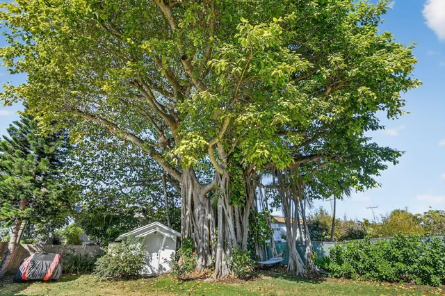 $3,700 | 1511 South Palmway, Lake Worth Beach, FL 33460