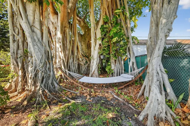 $3,700 | 1511 South Palmway, Lake Worth Beach, FL 33460