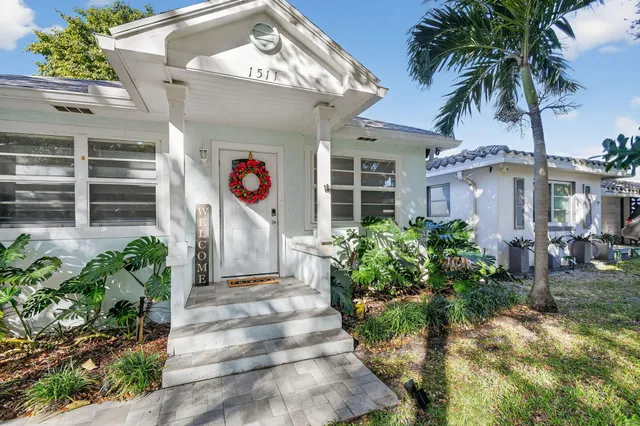 $3,700 | 1511 South Palmway, Lake Worth Beach, FL 33460
