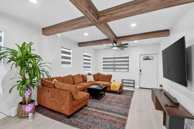 $3,700 | 1511 South Palmway, Lake Worth Beach, FL 33460