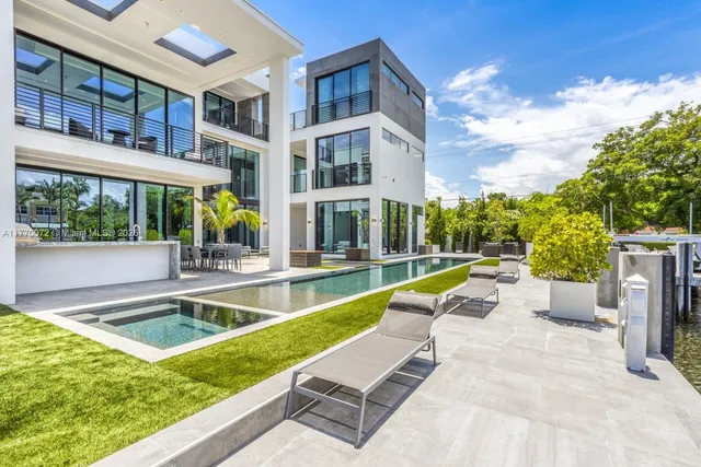 $60,000 | 1400 Bayview Drive, Fort Lauderdale, FL 33304