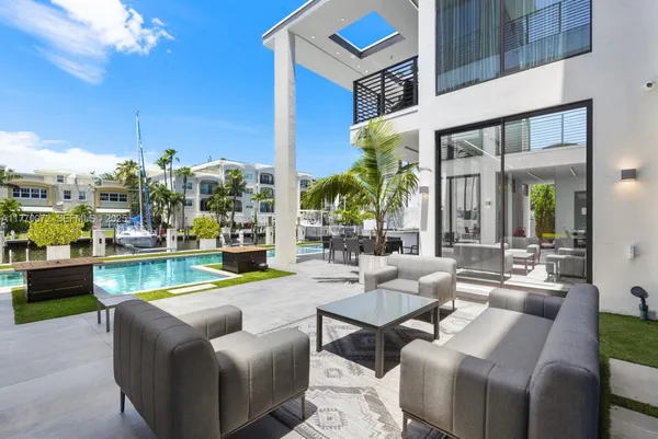 $75,000 | 1400 Bayview Drive, Fort Lauderdale, FL 33304