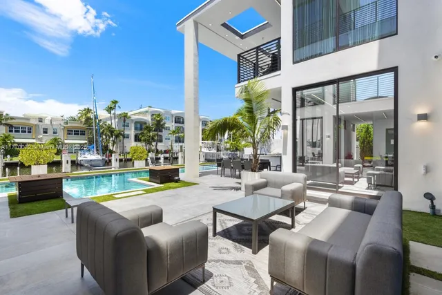 $60,000 | 1400 Bayview Drive, Fort Lauderdale, FL 33304