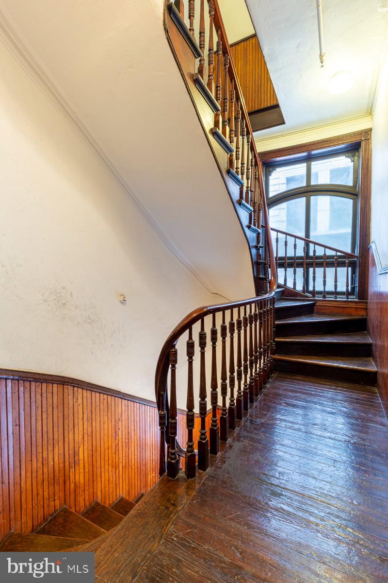 35 South 13th Street, Unit 2 Philadelphia, PA 19107 - Photo 20 of 24