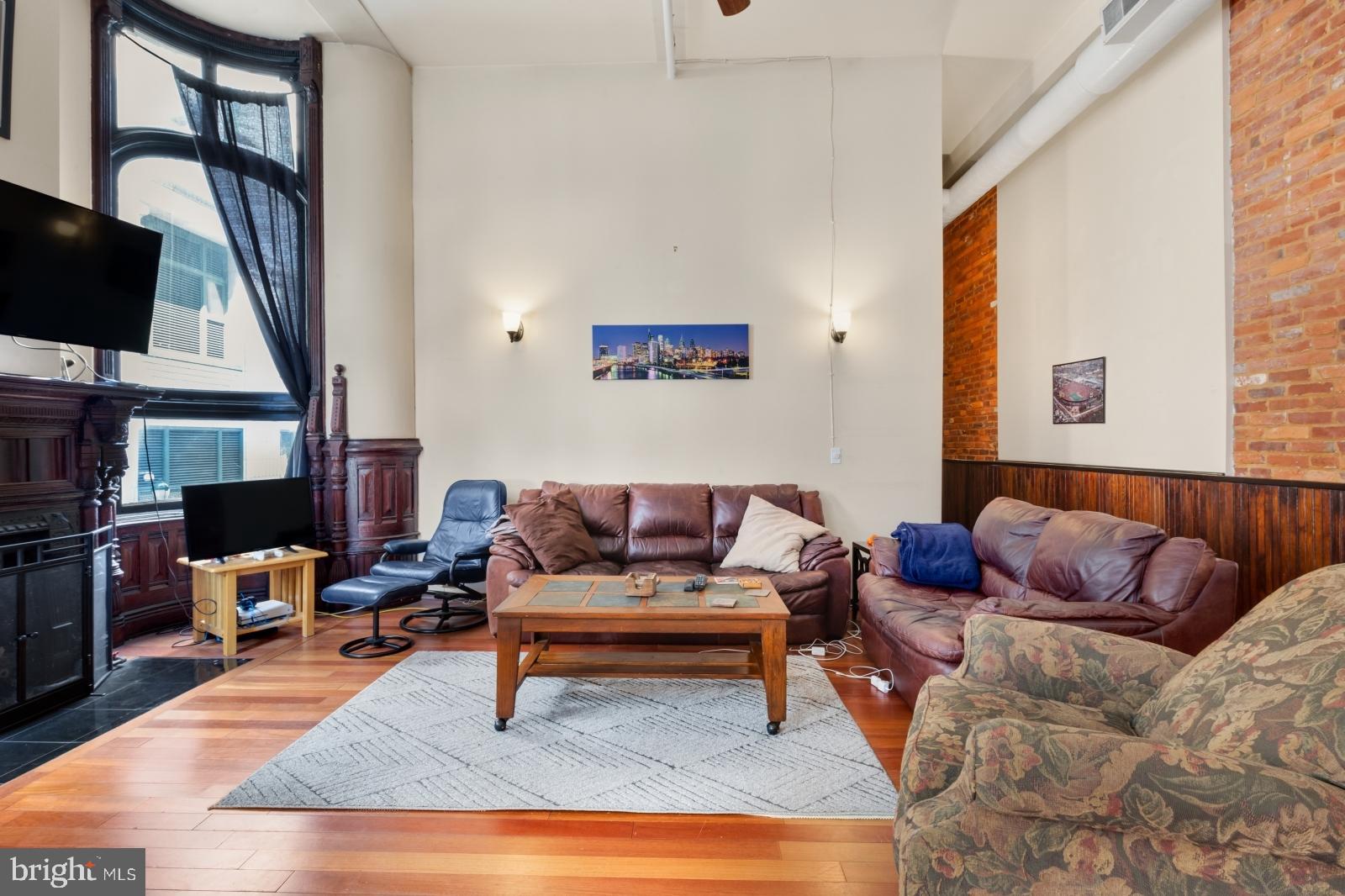 35 South 13th Street, Unit 2 Philadelphia, PA 19107 - Photo 2 of 24