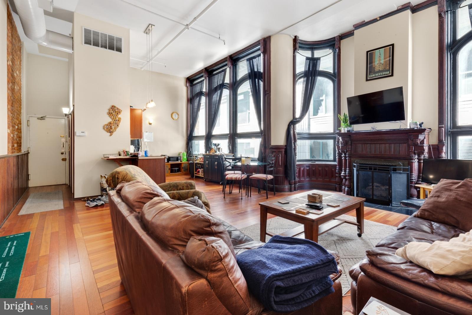 35 South 13th Street, Unit 2 Philadelphia, PA 19107 - Photo 5 of 24