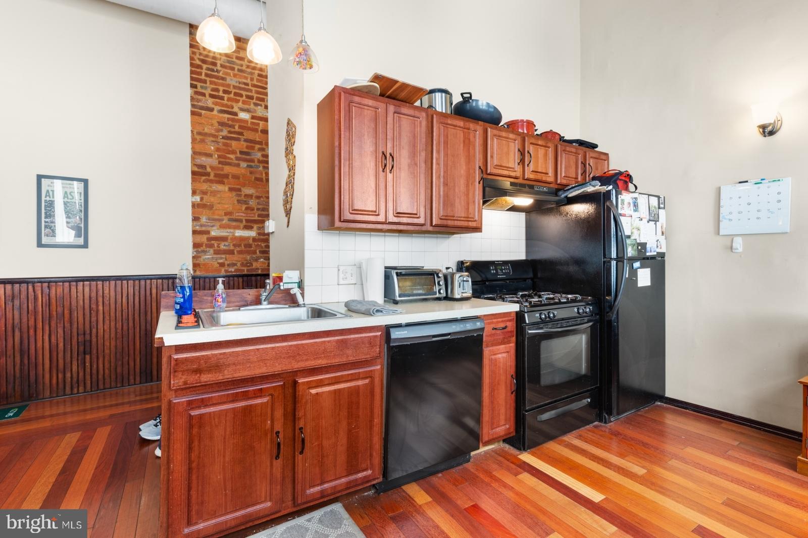 35 South 13th Street, Unit 2 Philadelphia, PA 19107 - Photo 8 of 24