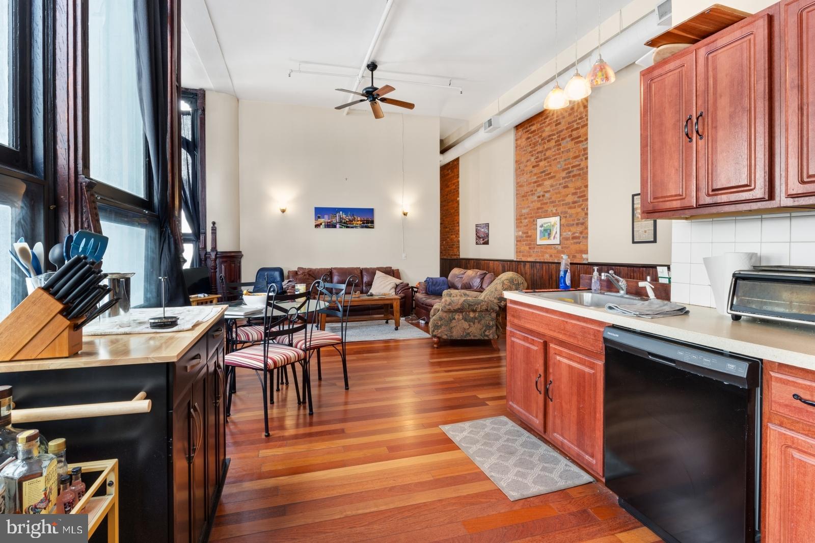 35 South 13th Street, Unit 2 Philadelphia, PA 19107 - Photo 9 of 24
