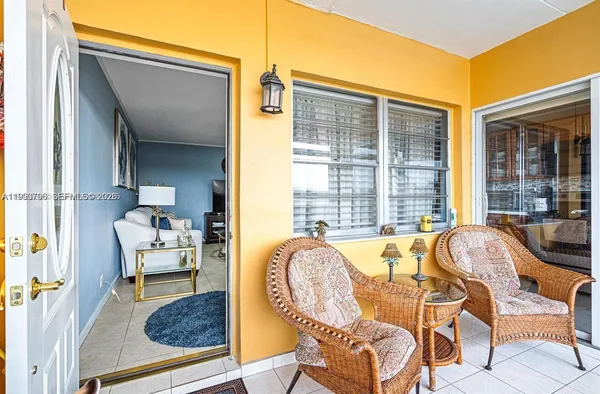 $1,500 | 180 Northeast 12th Avenue, Unit 14E, Hallandale Beach, FL 33009