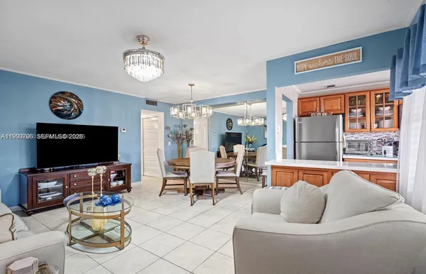 $1,500 | 180 Northeast 12th Avenue, Unit 14E, Hallandale Beach, FL 33009