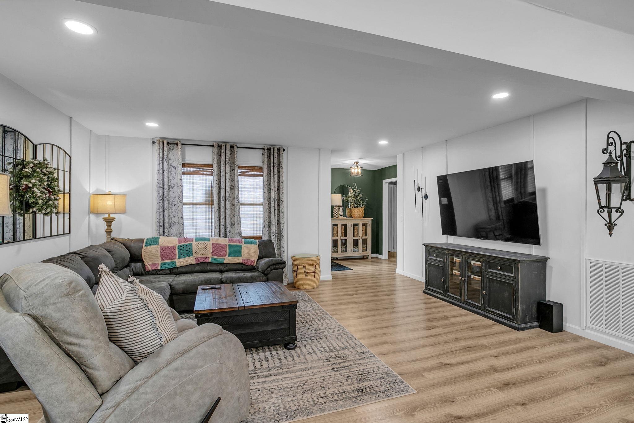 123 Graystone Drive Moore, SC 29369 - Photo 11 of 47