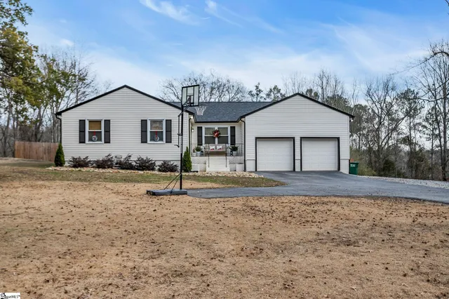 $399,900 | 123 Graystone Drive, Moore, SC 29369