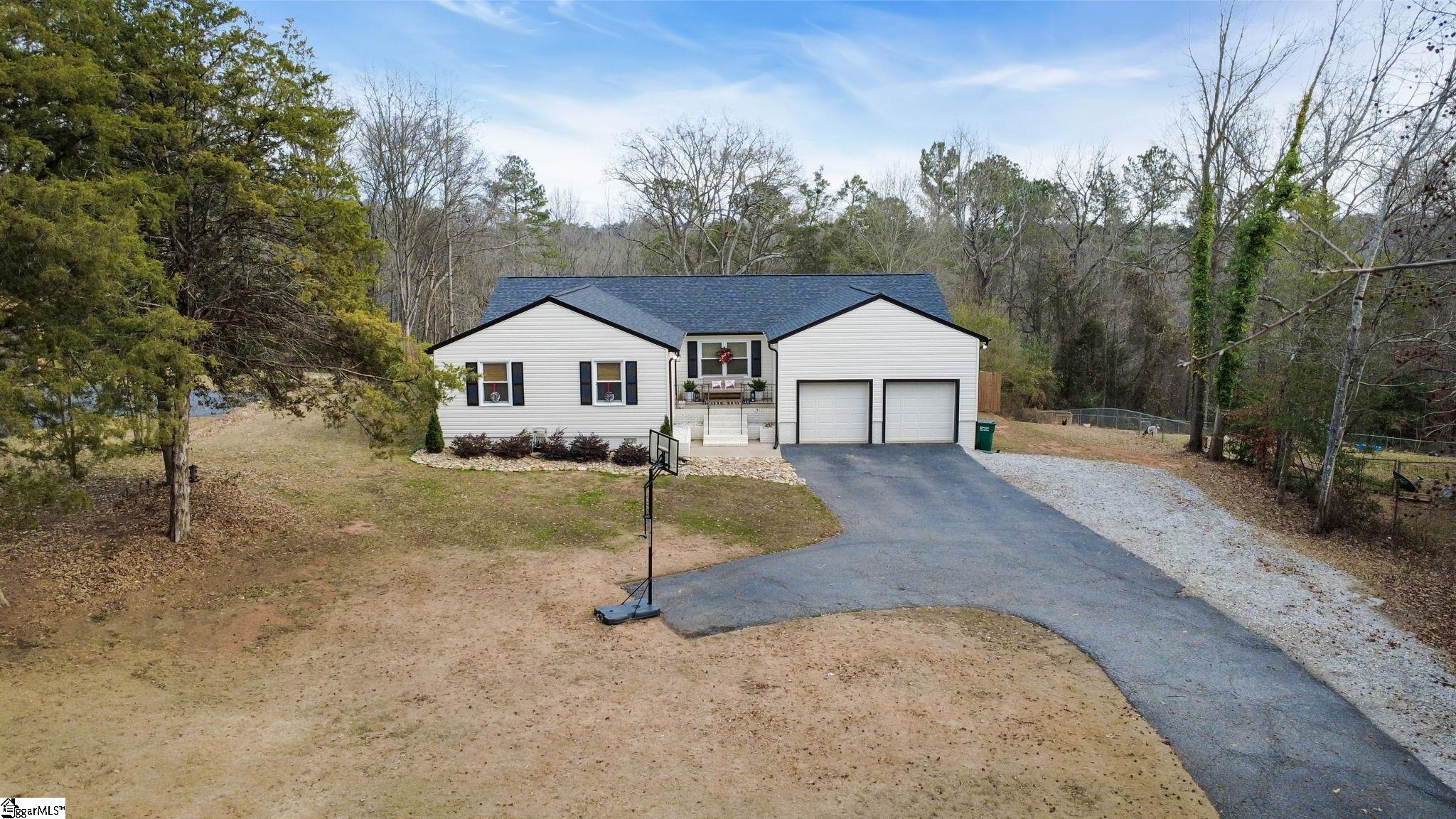 123 Graystone Drive Moore, SC 29369 - Photo 4 of 47