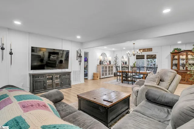 $399,900 | 123 Graystone Drive, Moore, SC 29369