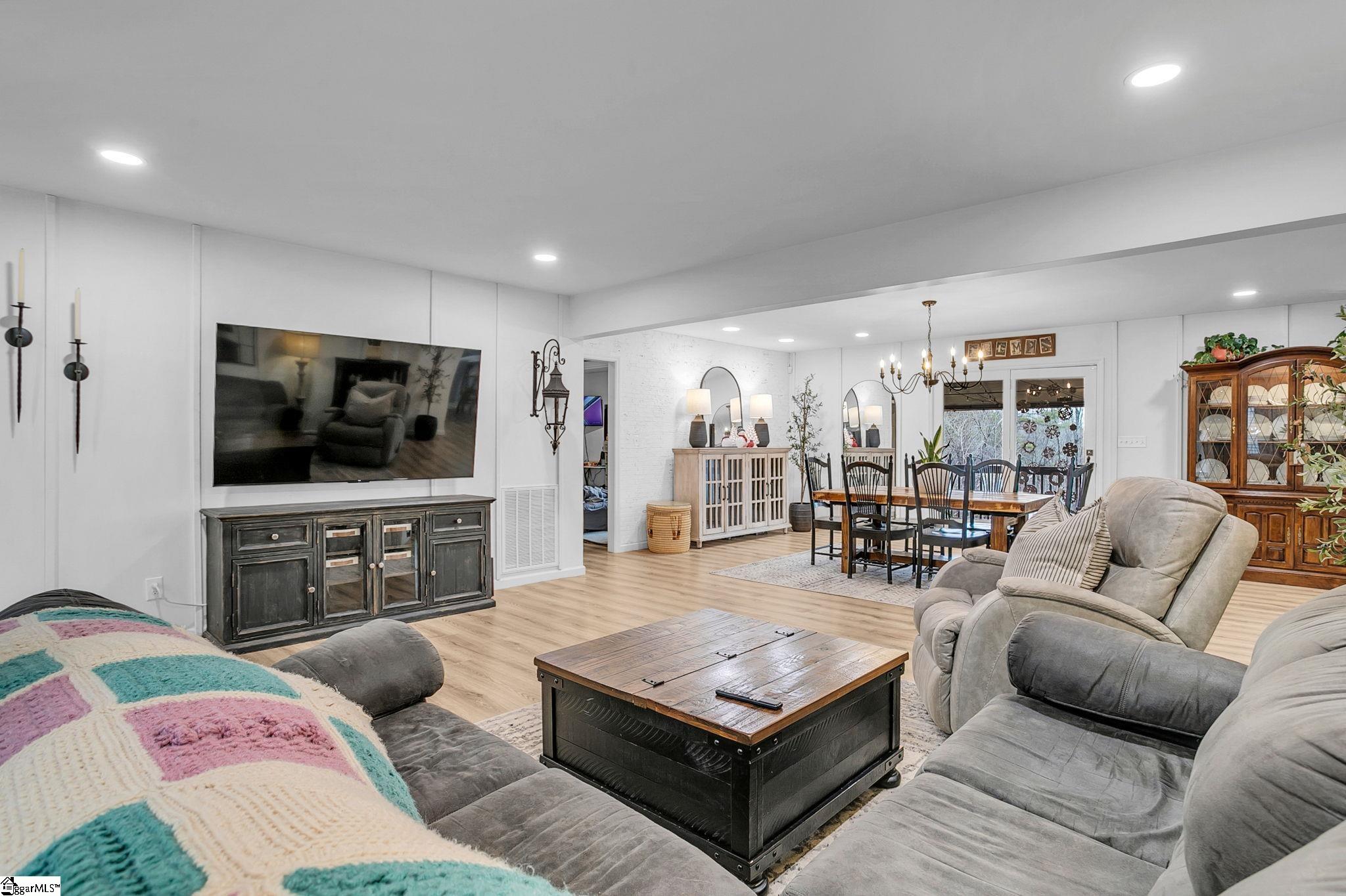 123 Graystone Drive Moore, SC 29369 - Photo 9 of 47