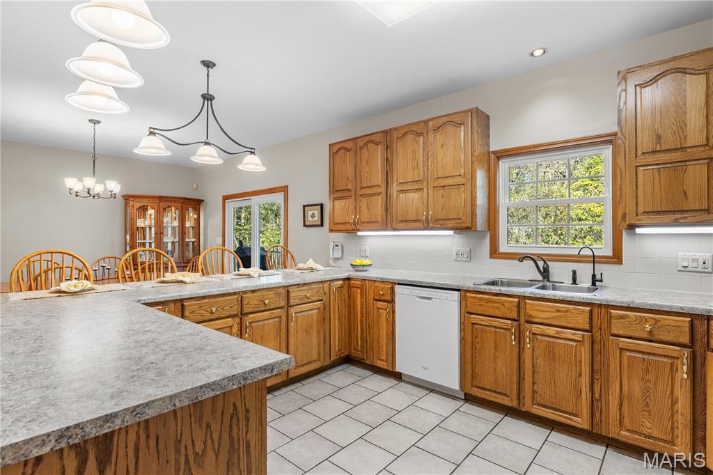 16 York Lane Villa Ridge, MO 63089 - Photo 3 of 28