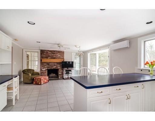 14 Roberts Road Wellesley, MA 02481 - Photo 9 of 21