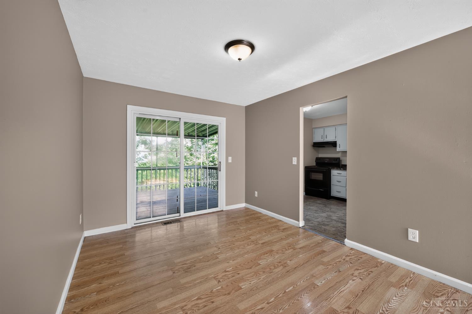10267 Pippin Road Cincinnati, OH 45251 - Photo 14 of 32 Gallery Image 14